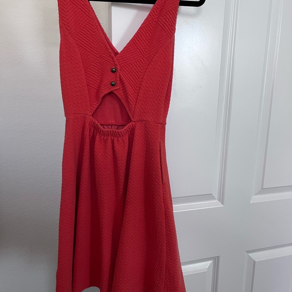 Elegant Coral Sleeveless Dress - Picture 2 of 3